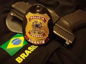 size_590_distintivo-de-agente-da-PF