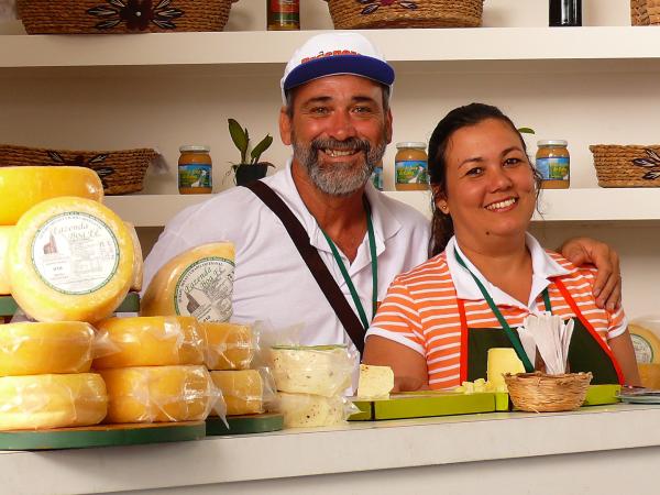 O programa ajuda os agricultores familiares que enfrentam dificuldades com moradias precárias, sem a infraestrutura adequada para a produção e comercialização dos produtos agrícolas e sem assistência técnica.