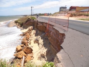 O trecho entre Meaípe e Porto Grande foi destruído pelo mar. Foto: João Thomazelli/Portal 27