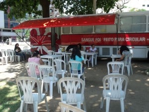 a procura foi menor do que semana passada, mas estima-se que 200 pessoas doem sangue até amanhã. Foto: João Thomazelli/Portal 27