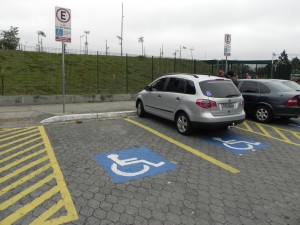 vaga estacionamento para cadeirantes