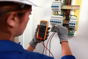 cursos eletricista instalador senai