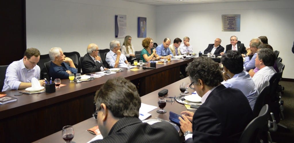 Conder debate aeroporto