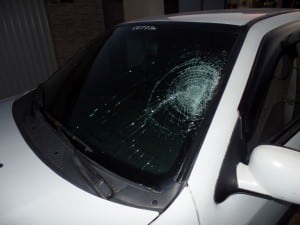 A vítima bateu com a cabeça no para-brisa da Parati. Foto: João Thomazelli/Portal 27