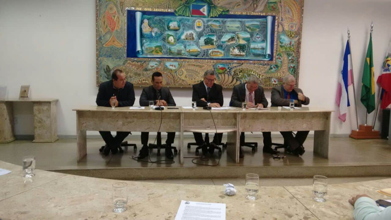 os vereadores votarão amanhã a proposta da prefeitura de aumento de 3% para os servidores.