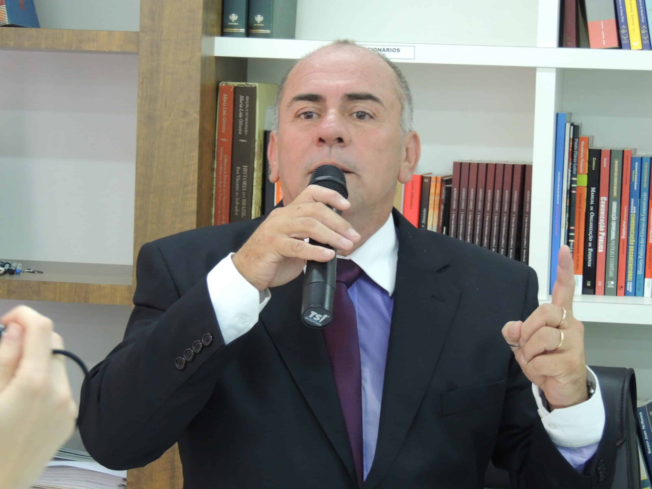 Alfredo Chaves prefeito continua no cargo Portal 27