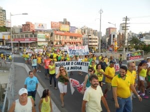 Cerca de 500 pessoas participaram da manifestação. Foto: João Thomazelli/Portal 27
