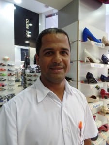 "Com mais vagas de estacionamento, o cliente se sente mais confortável". Adriano Menezes, gerente de loja.