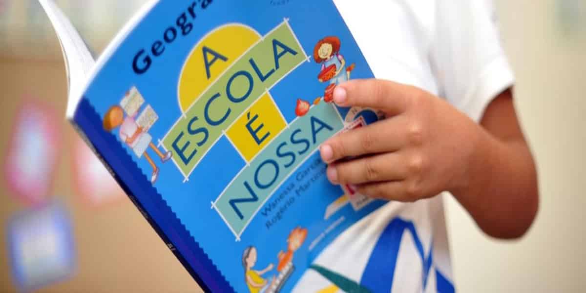Pesquise Em Livros Didáticos E Ou Sites Da Internet Informações