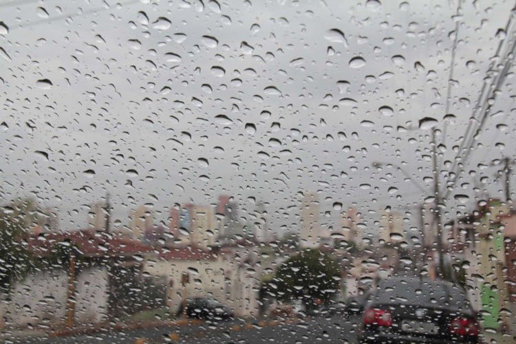 Bom Dia Brasil, Frente fria provoca chuva na Bahia e no Espírito Santo. Em  São Paulo pode garoar