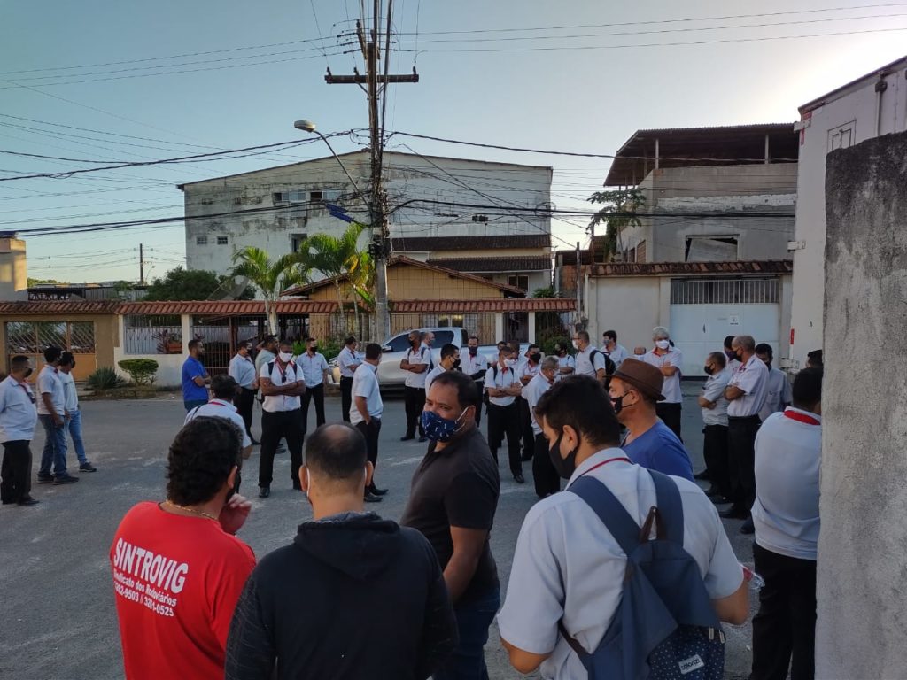 Manifestação dos rodoviários continua e ônibus ficam sem circular em  Guarapari | Portal 27